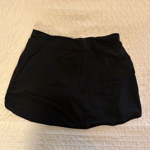 OUTDOOR VOICES EXERCISE SKORT (black)